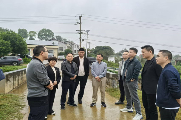 调研现场_副本.jpg